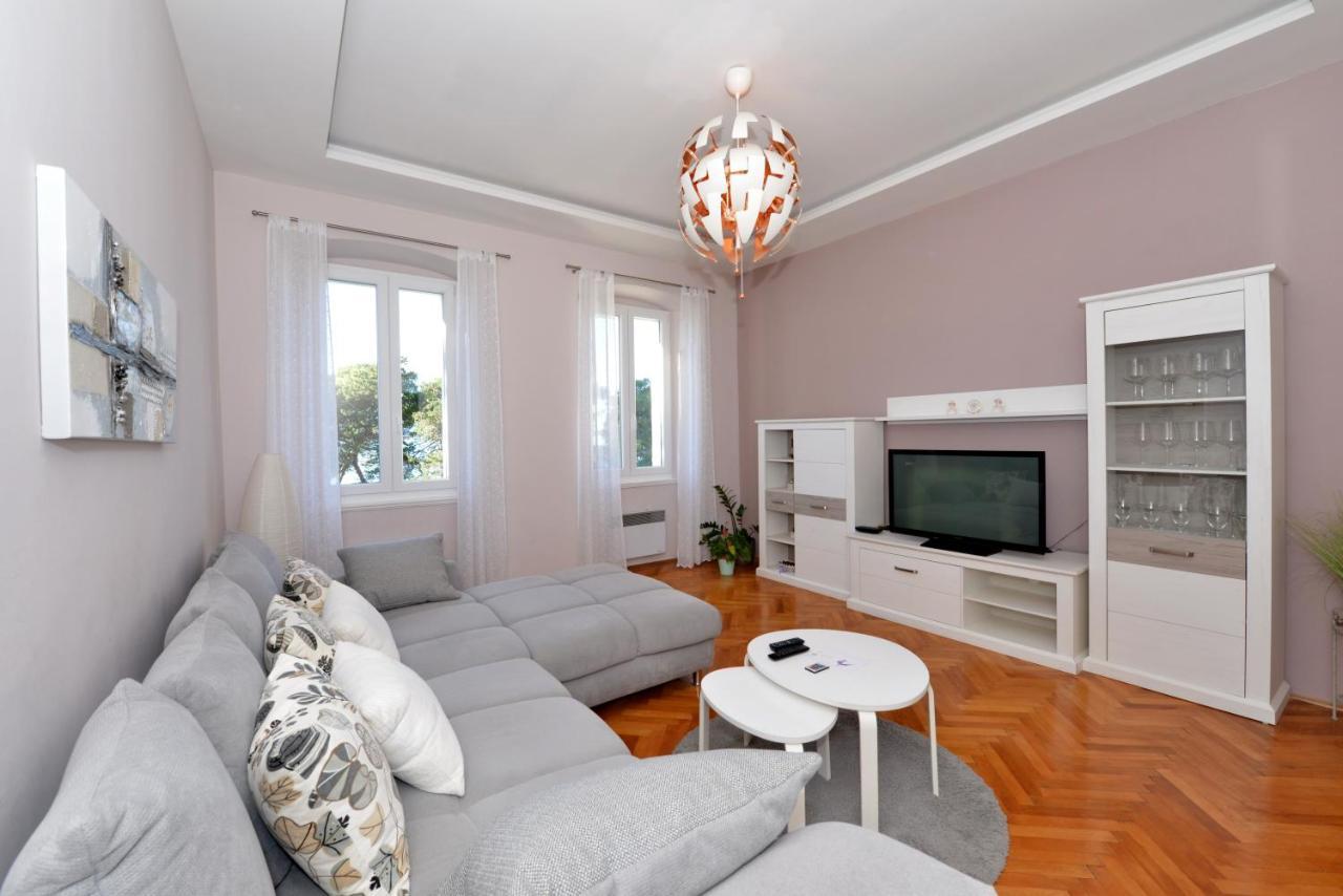 Apartma Nikki Kolovare *