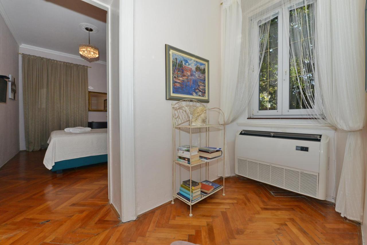 Apartma Nikki Kolovare *